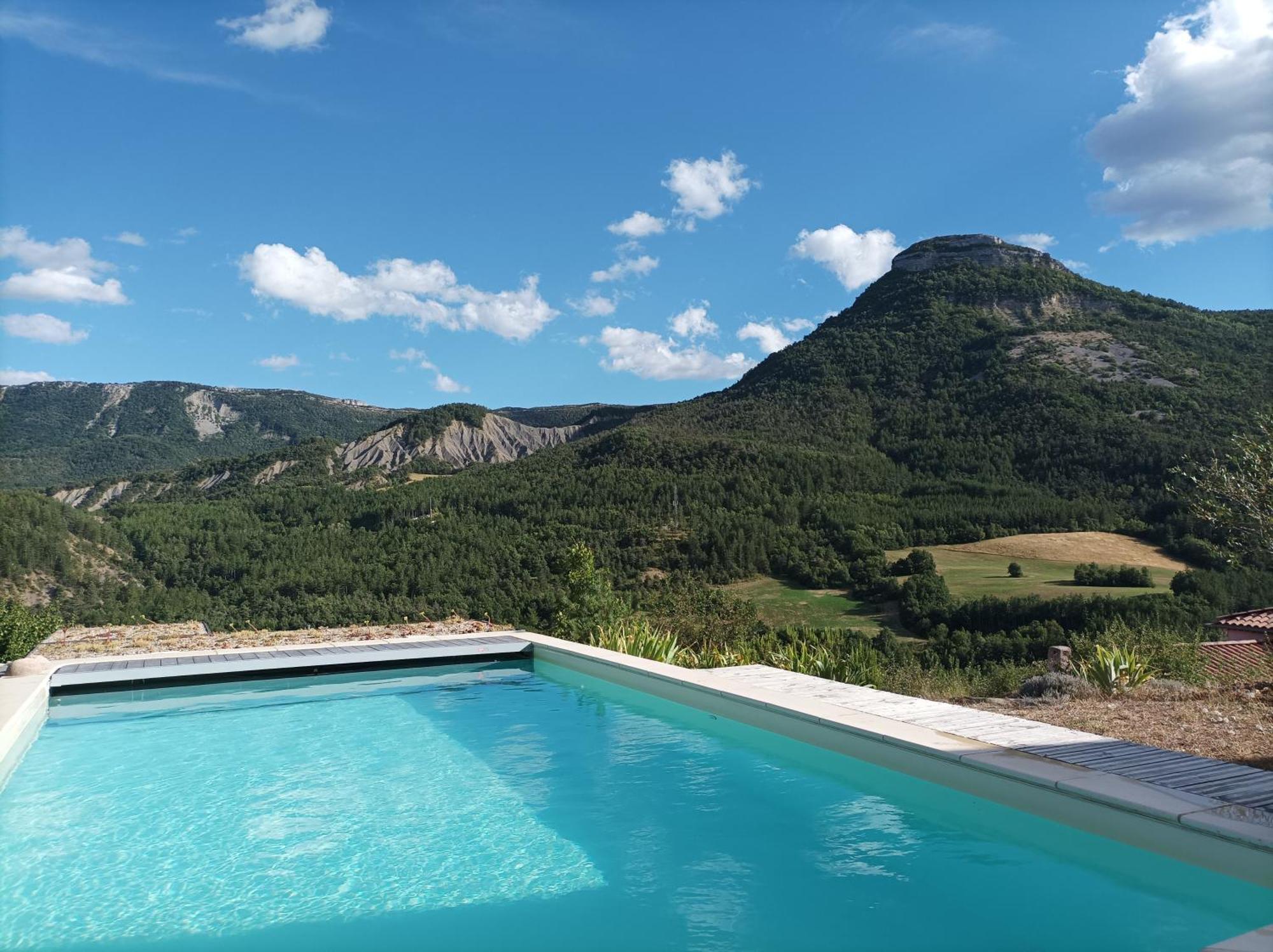 Un Petit Coin De Paradis Orpierre Exterior photo